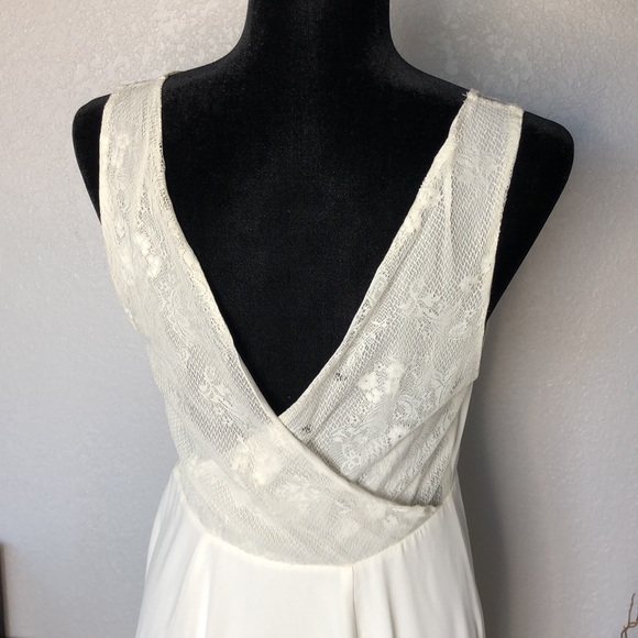 Express Off White Lace Dress - Picture 6 of 9